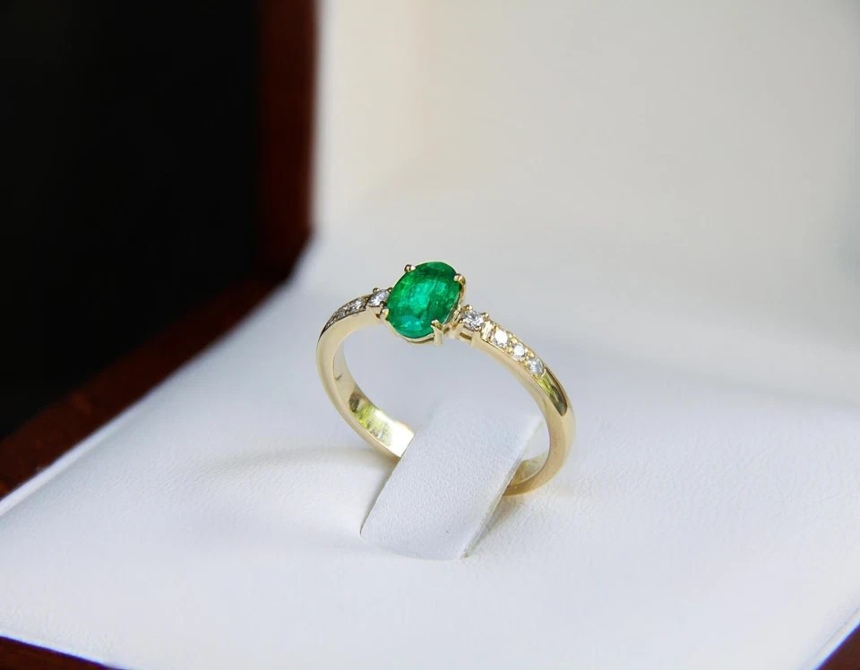 2.20 Ct Oval Cut Green Emerald Women Wedding Ring 14K Yellow Gold