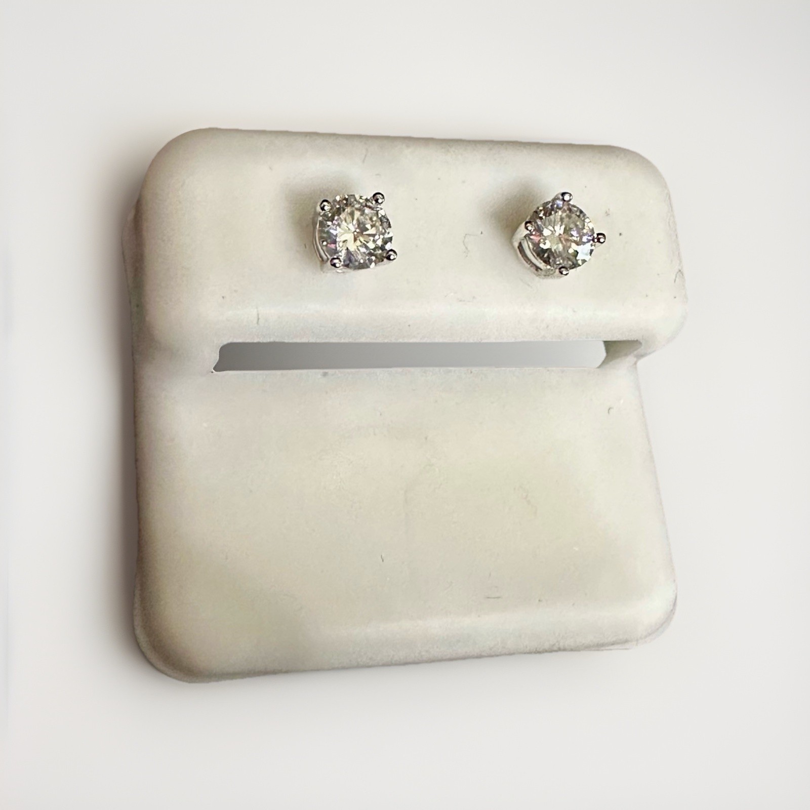 Stunning 925 Sterling Silver Moissanite 1 Carat Weight 5mm Studs