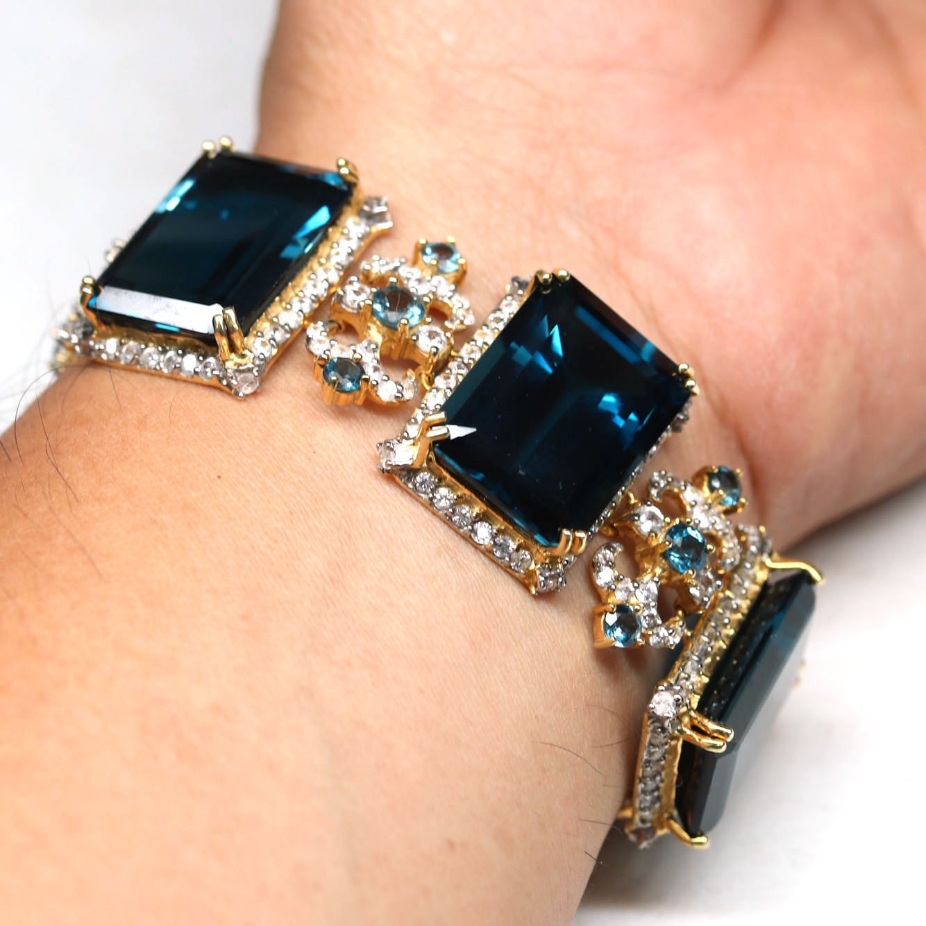 Girlfriend 925 Silver 18 x 25 mm. London Blue Topaz Zircon Bracelet 8.5 in
