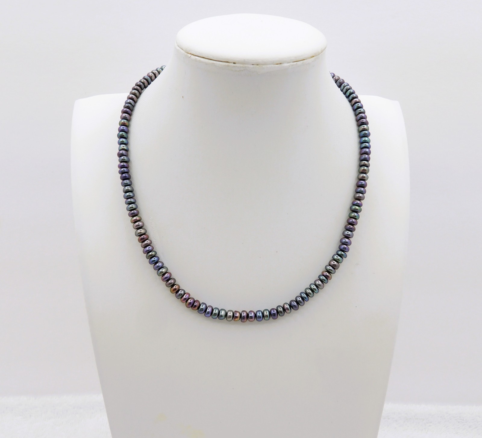 15 inches long High Quality Dark Button Genuine Freshwater Pearl Necklace NK618
