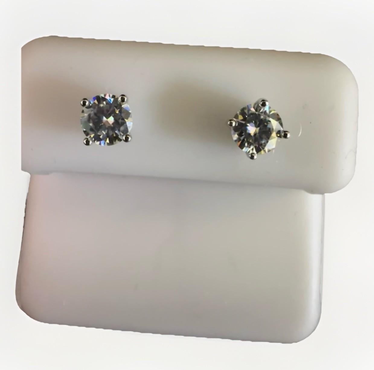 Stunning 925 Sterling Silver Moissanite 1 Carat Weight 5mm Studs
