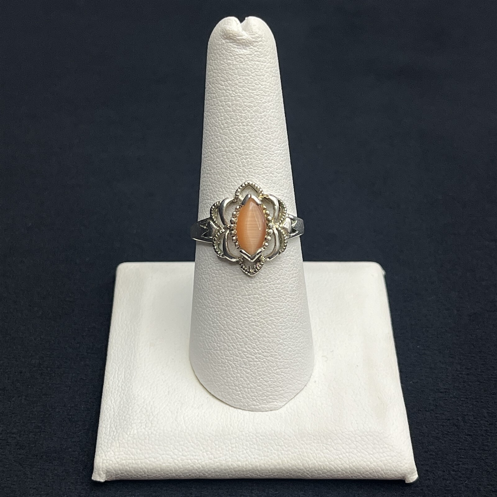 Dainty Floral Cut Out Beige Brown Cream Cat’s Eye Sterling Silver Ring Size 7