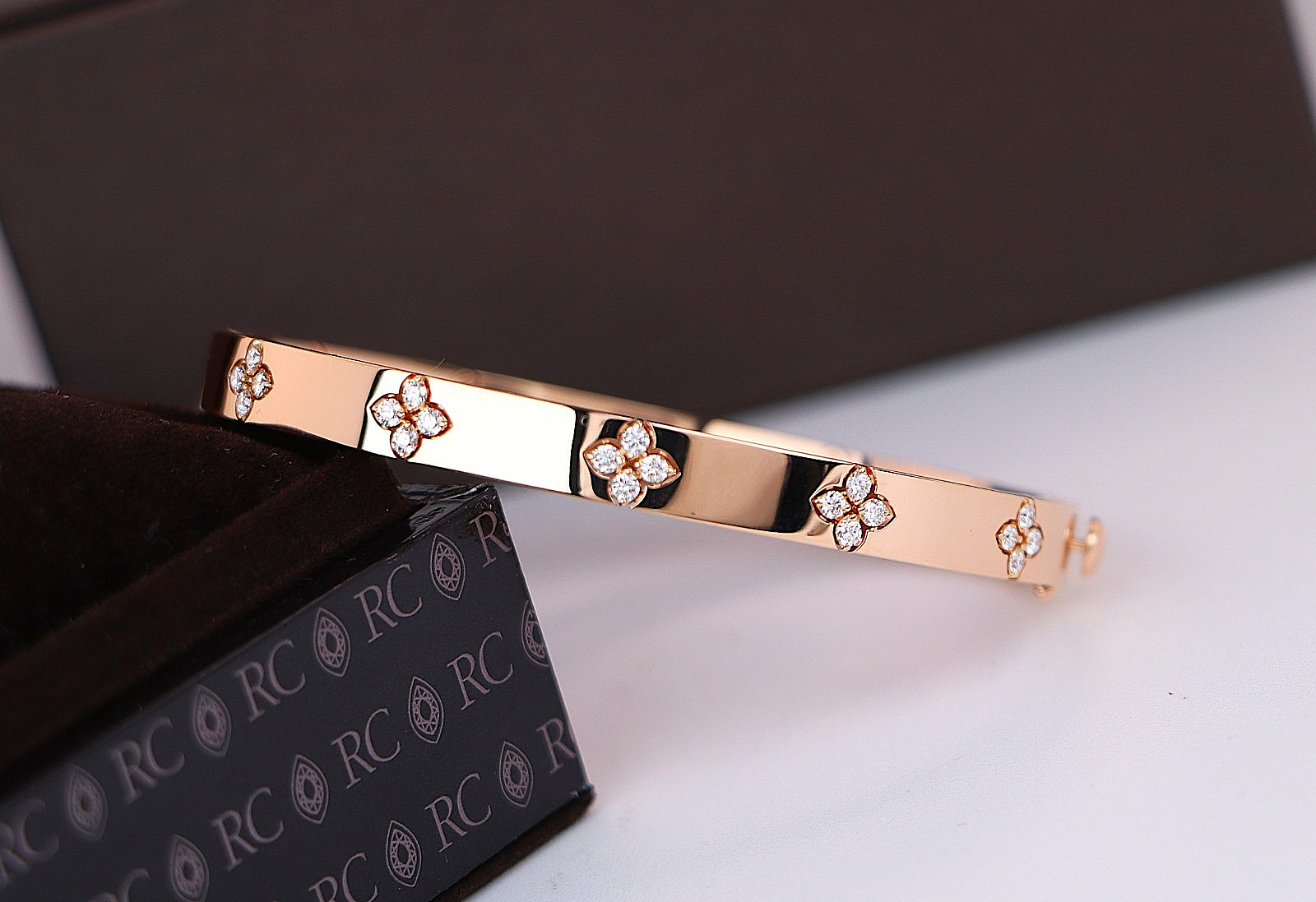 $13,300 Roberto Coin 18k Rose Gold Diamond Love in Verona Wide Bangle Bracelet