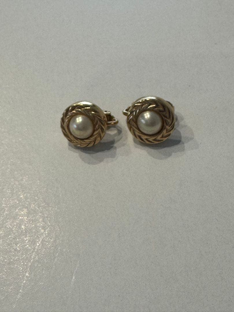 With Engraving Christian Dior Vintage Pearl Earrings Gold