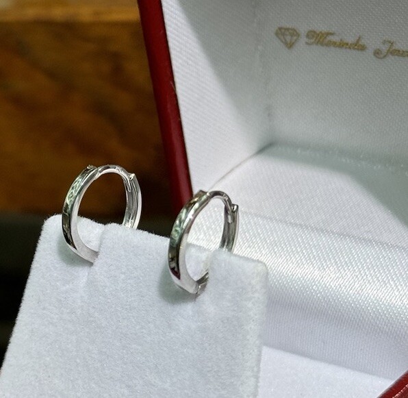 18k Solid White Gold Italy Plan Hoop Kids Adult Earrings, 1.03 grams