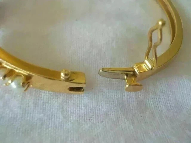 4 Ct Oval Cut Lab Created Amethyst & Pearl Women’s Bangle 14K Yellow Gold Plated